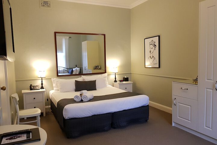 Room 27 of 88