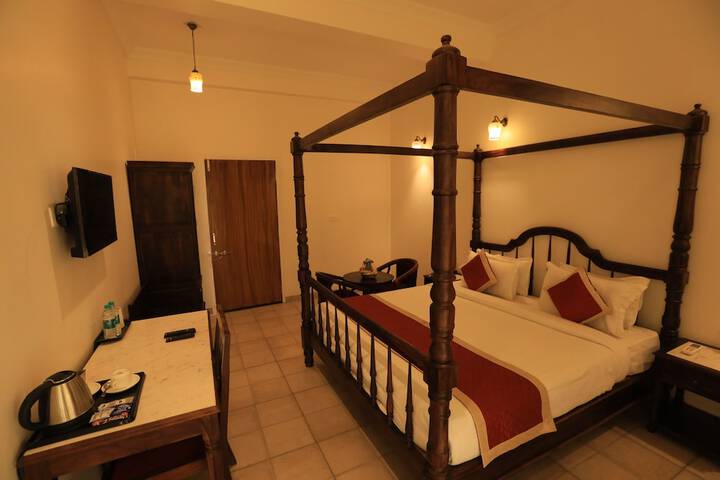 Room 5 of 40