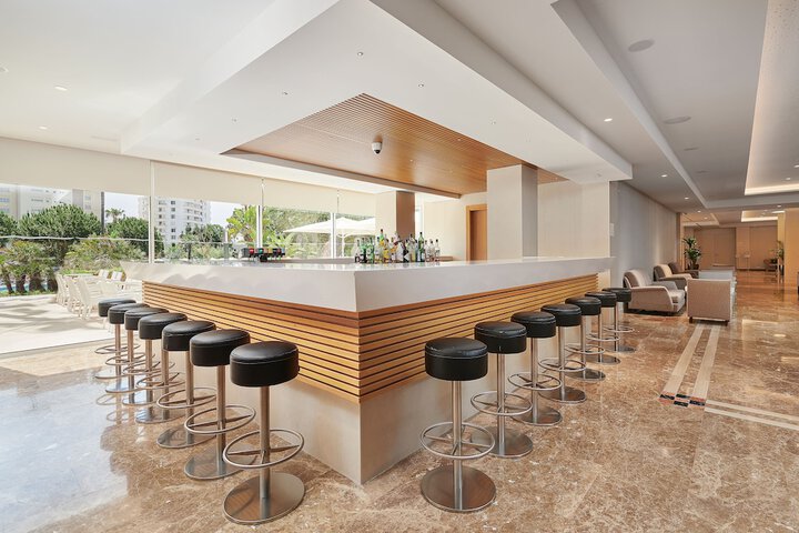 Snack bar
