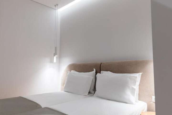 Room 68 of 189