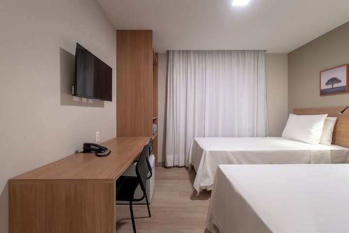 Room 6 of 27