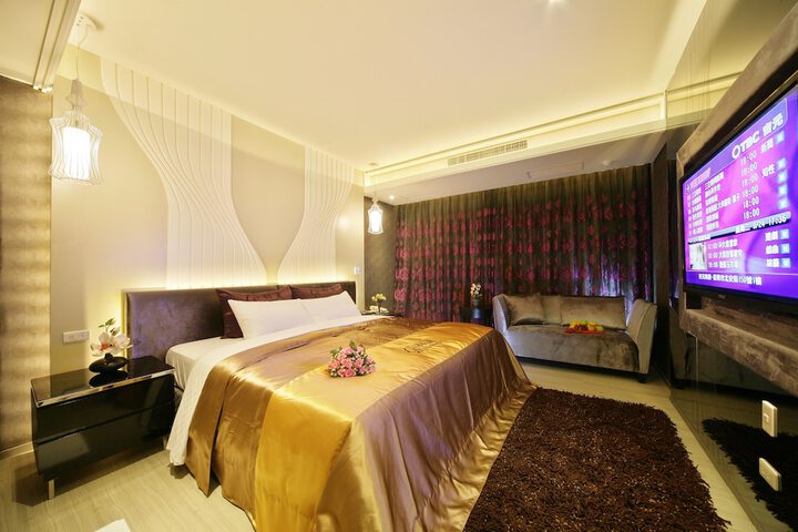 Room 14 of 37