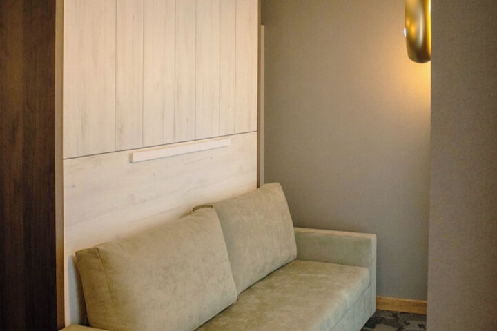 Room 12 of 43
