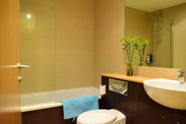 Room 2 of 17