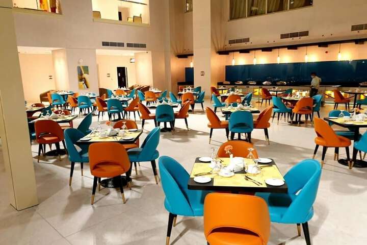 Dining 44 of 57