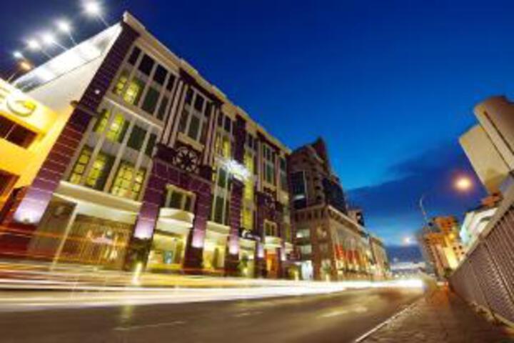 Seaport Inn and Suites