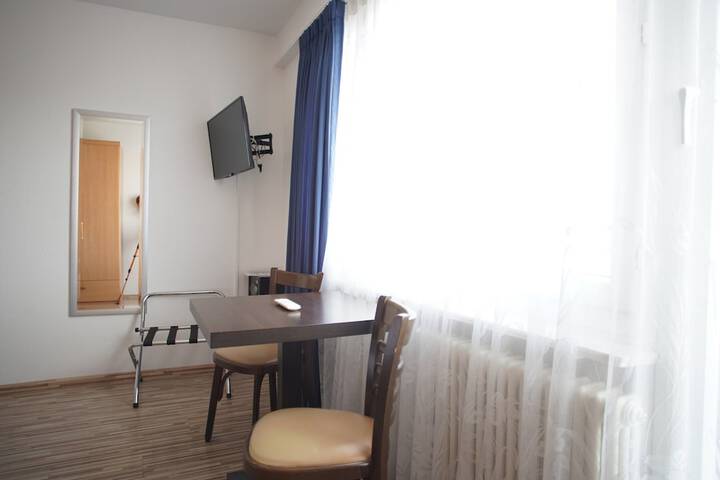 Room 40 of 83