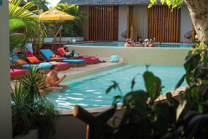 Pool 177 of 262