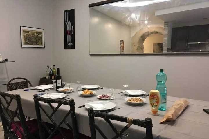 Dining 11 of 14