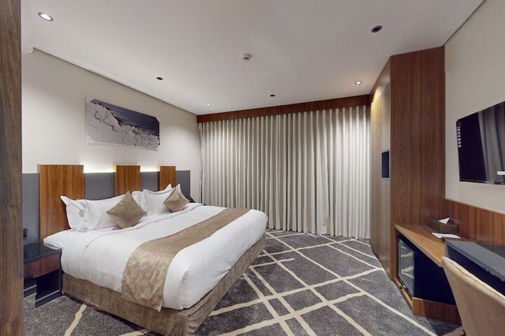 Room 3 of 11