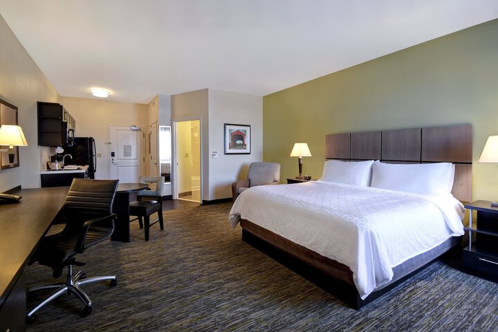 Studio Suite Queen Bed (21 of 32)