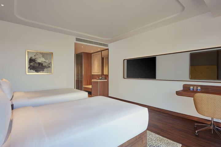 Room 6 of 38