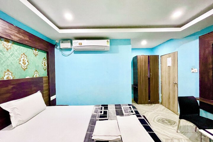 Room 14 of 33