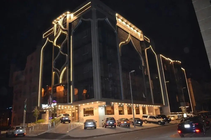 Taleen Al HamraA Hotel