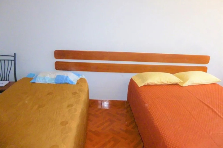 Room 2 of 11