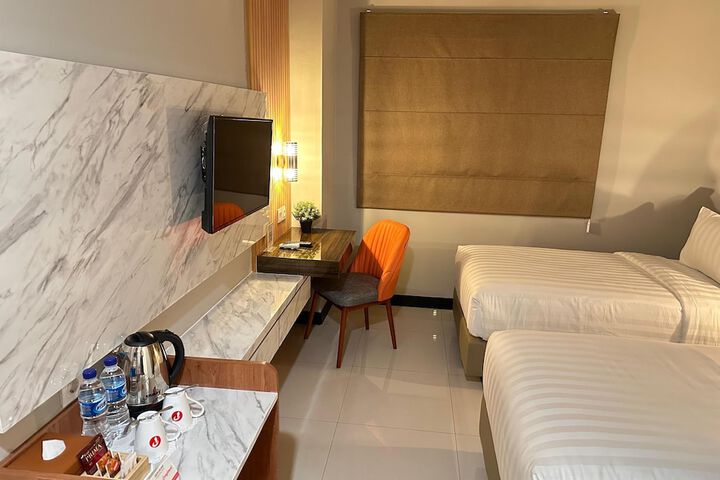 Room 10 of 36