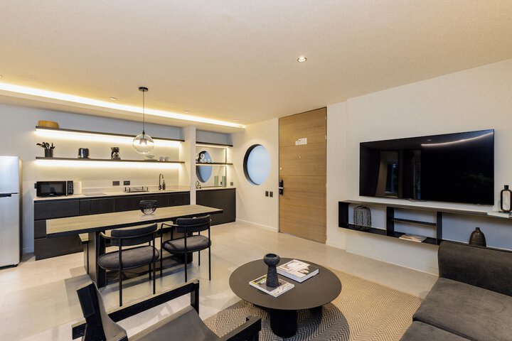 Room 145 of 199