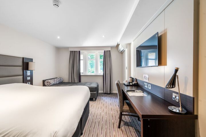 Room 9 of 49