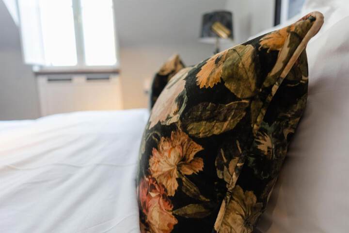 Room 44 of 151