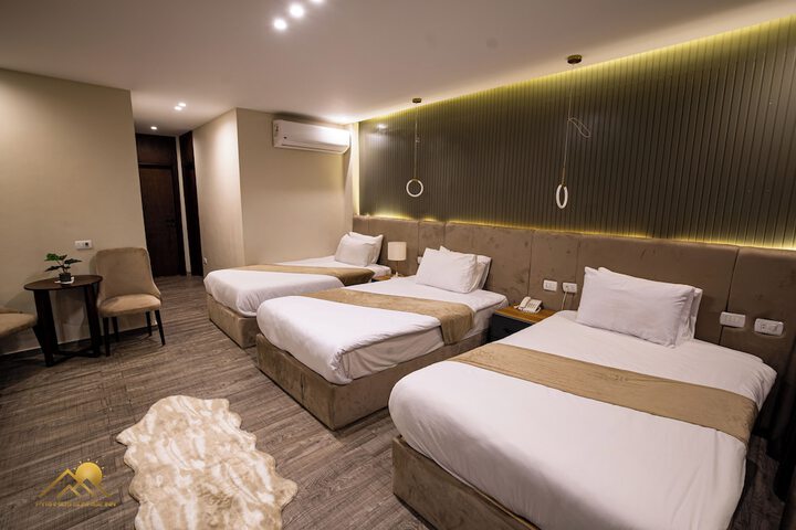 Room 17 of 183