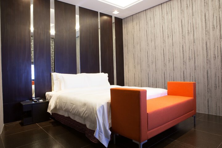 Room 6 of 55