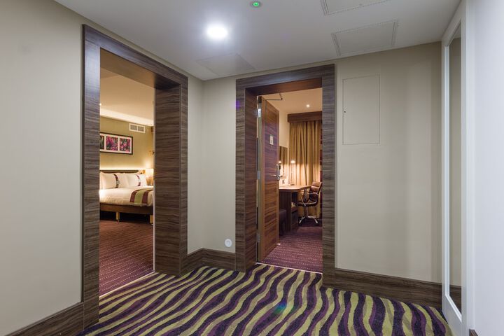 Ballroom/Hall 54 of 61