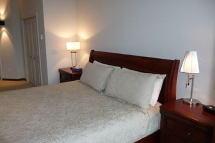 Room 10 of 27