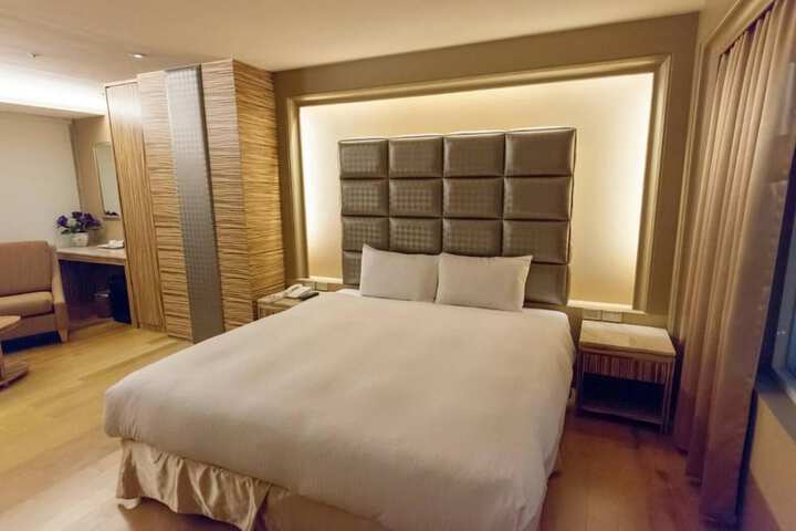 Room 31 of 66