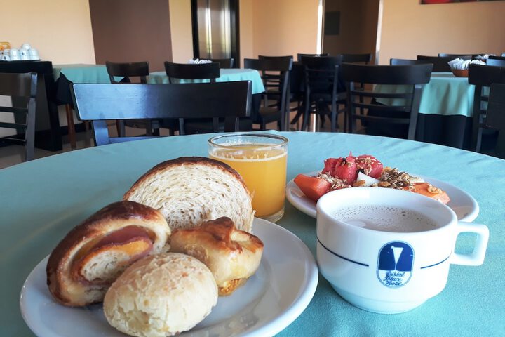 Breakfast/Coffee Service 14 of 26