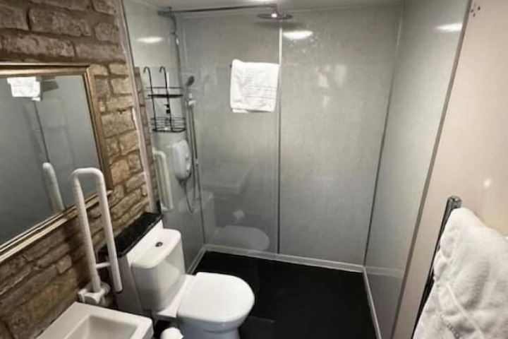 Room 40 of 74