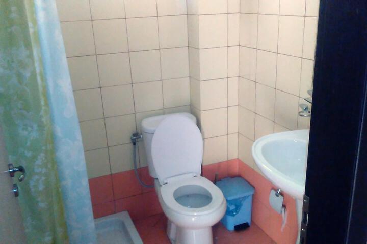 Room 2 of 7