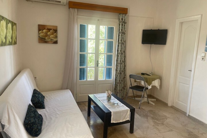 Room 10 of 18