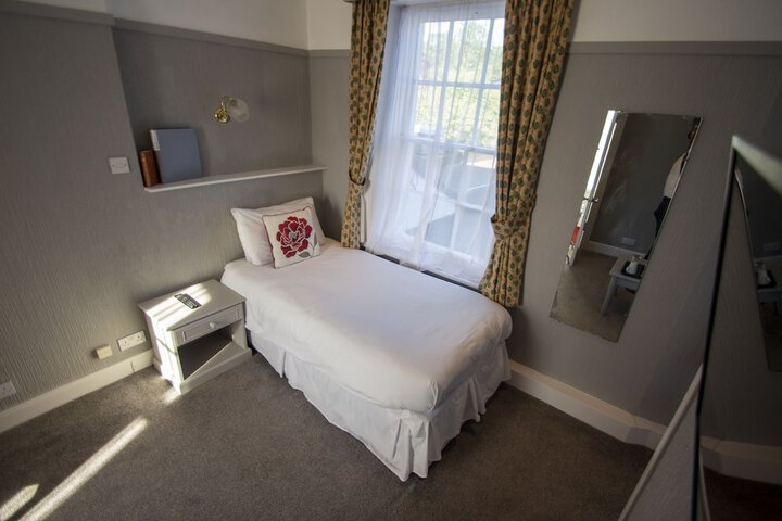 Room 48 of 70