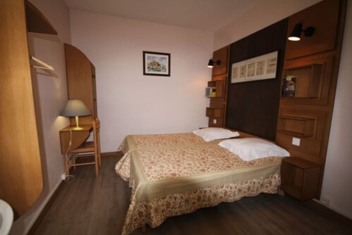Room 16 of 64