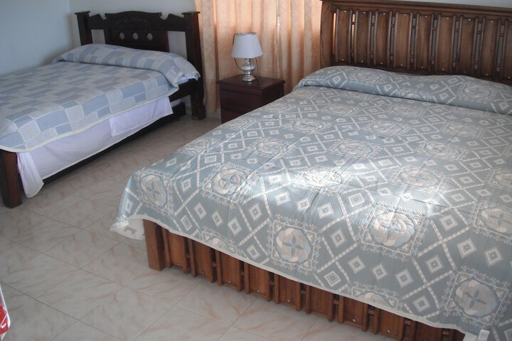 Room 4 of 32