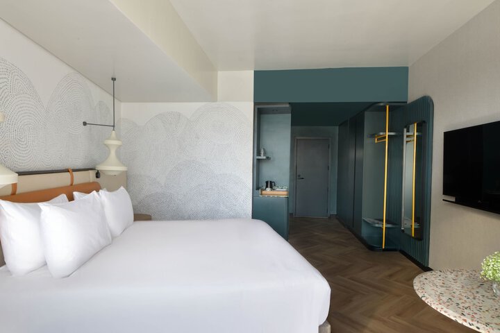 Room 14 of 59