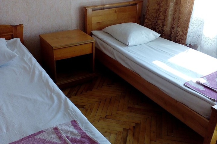 Room 13 of 21