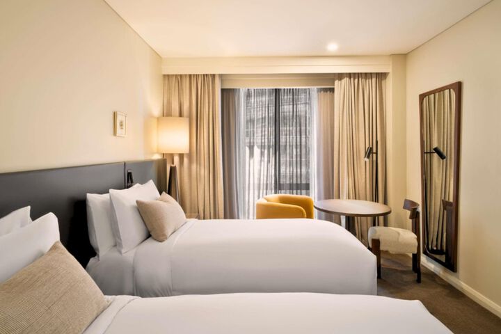 Room 32 of 154