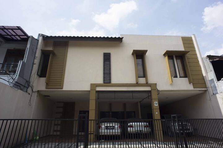 REDDOORZ at KEBAYORAN LAMA SELATAN