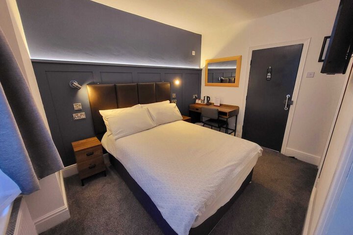 Room 8 of 56