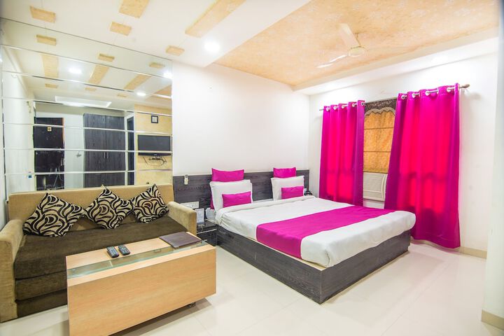 Room 2 of 27