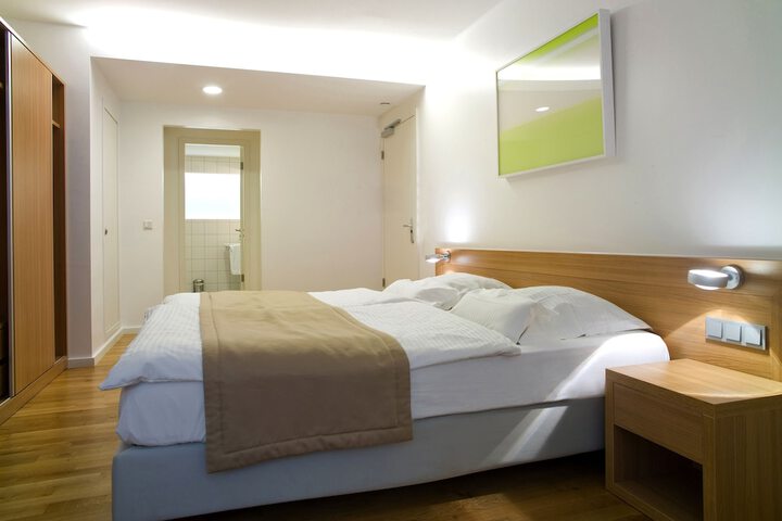 Room 7 of 59