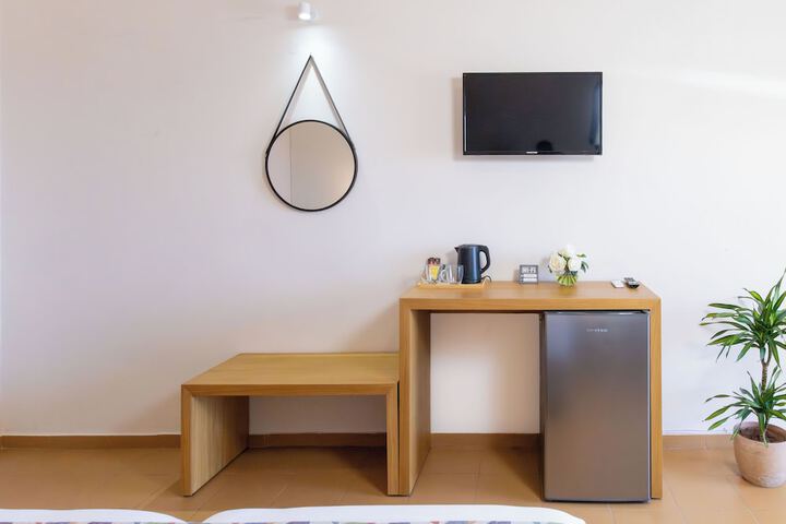 Room 25 of 49