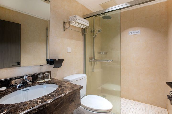 Room 12 of 95