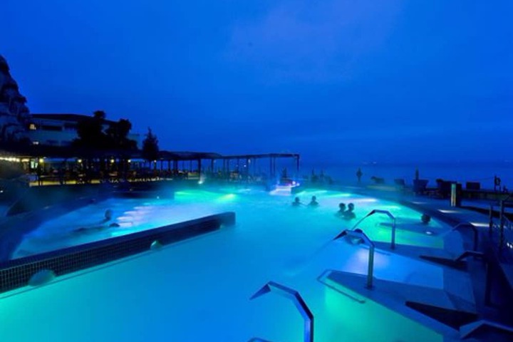 Pool 37 of 75