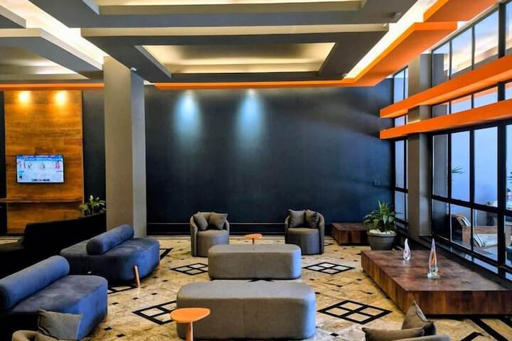 Entrance & Lobby