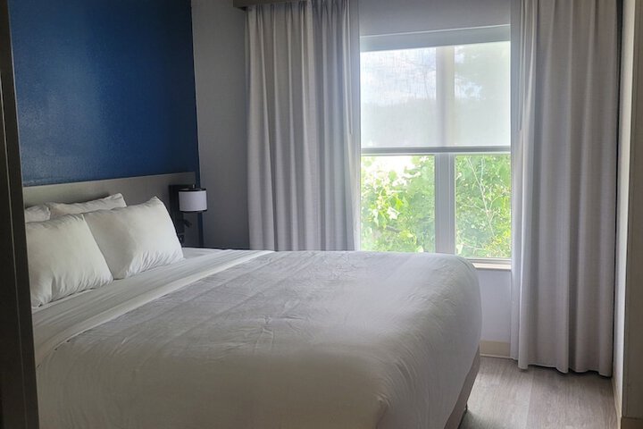 1 King Bed (11 of 20)
