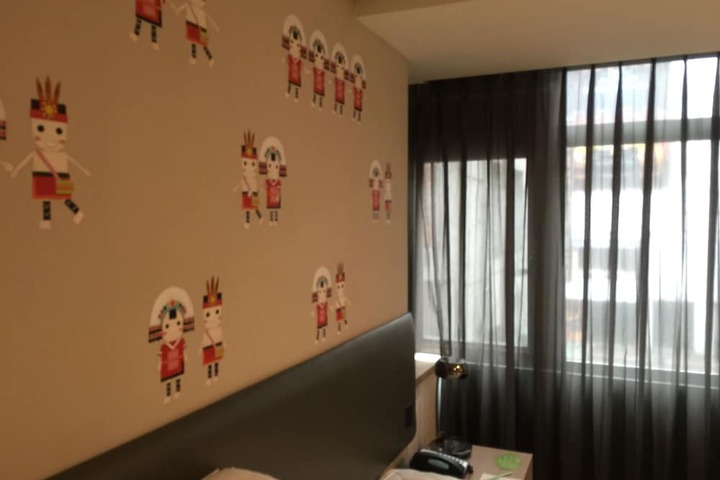 Room 7 of 92