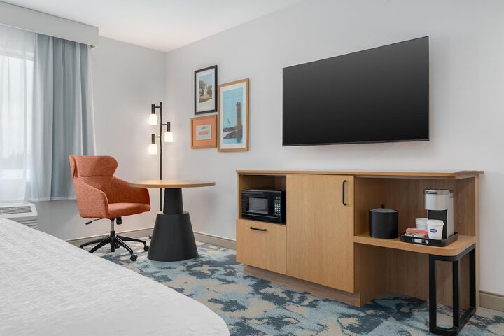 Room 9 of 35