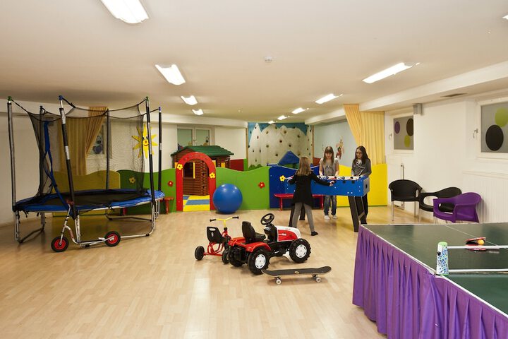 Childrens Activities 25 of 62